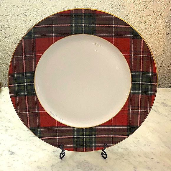 222 FIFTH WEXFORD RED DINNER PLATE 10 3/4TH INCH RED GREEN PLAID GOLD NEW - Picture 4 of 6